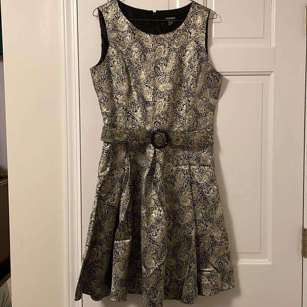 Adorable Nine West black and gold metallic cocktail dress.